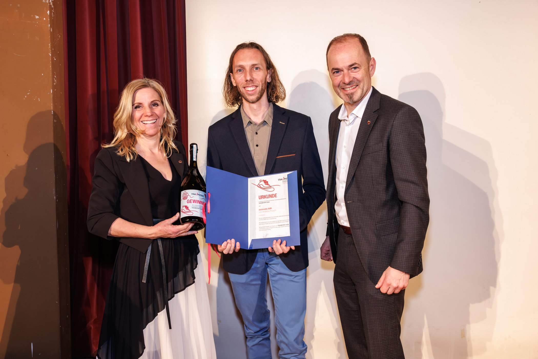 v.l.: LAbg. Katrin Brugger, Zoltan & Erika Lauscher mit Familie, NR Josef Hechenberger